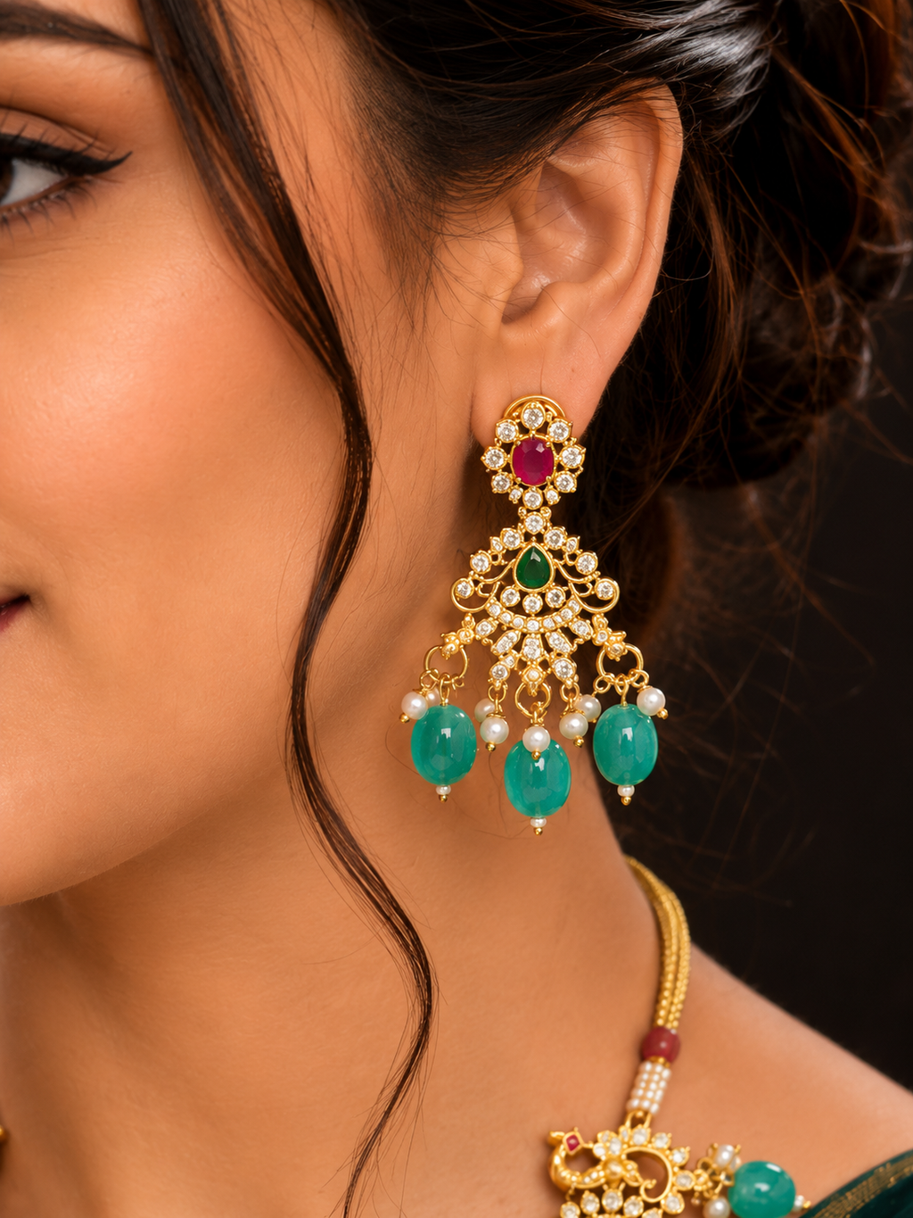 Ankuna Emerald Rajsi Necklace Set