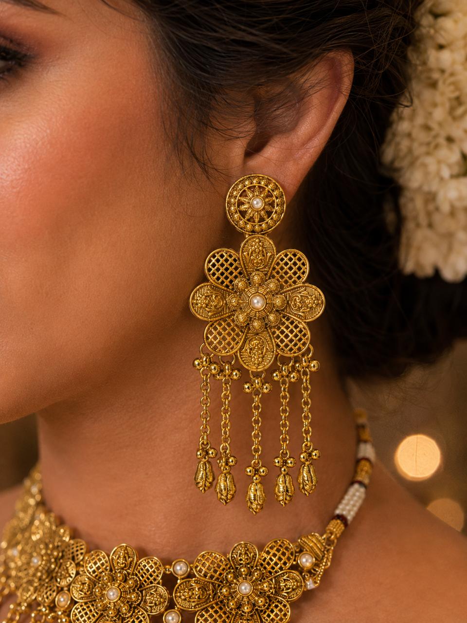 Ankuna Antique Gold Floral Choker Set with Earrings & Maang Tikka