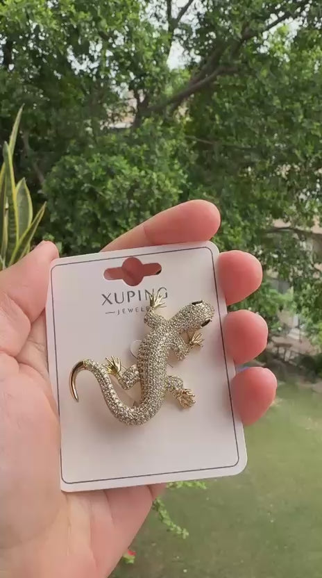 Elegant Gold Lizard Crystal Brooch